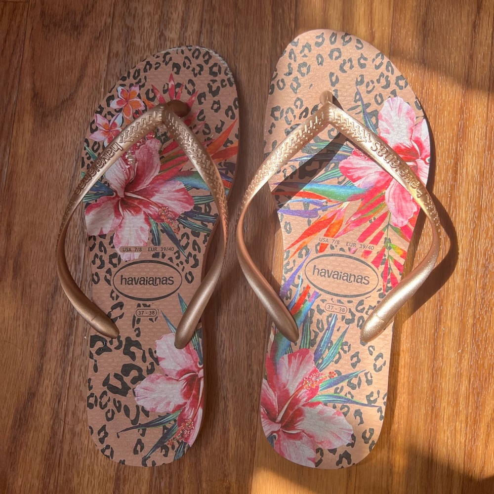 Light pink Havaiana flip flops size 7/8